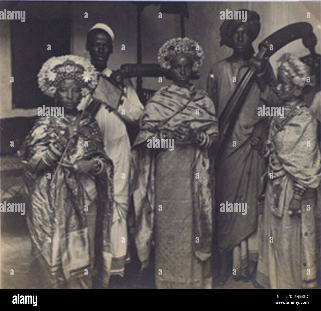 Swahili dress hi-res stock photography and images - Alamy