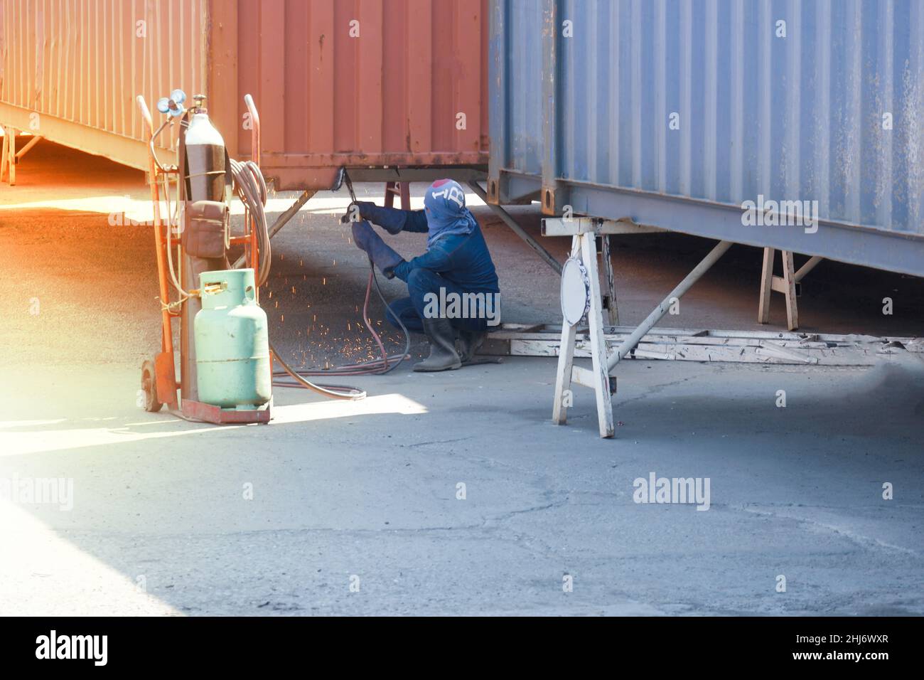 Container Repair Damage from packaging Stock Photo Alamy