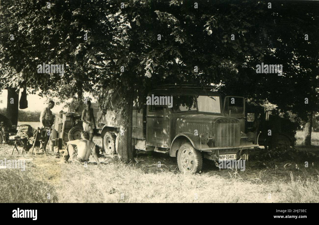 Paris france 14 june 1940 hi-res stock photography and images - Alamy