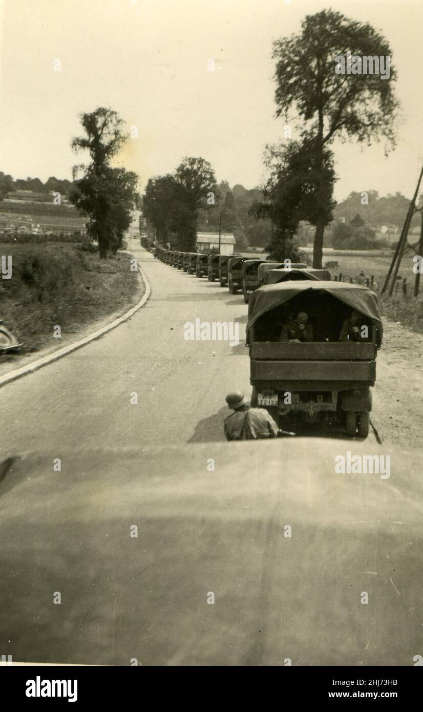 WWII WW2 german soldiers invades France - 14 june 1940, street to Paris ...