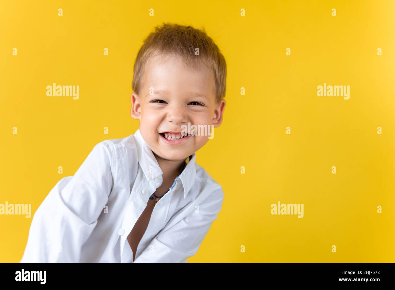 Unbuttoned shirt hires stock photography and images Alamy