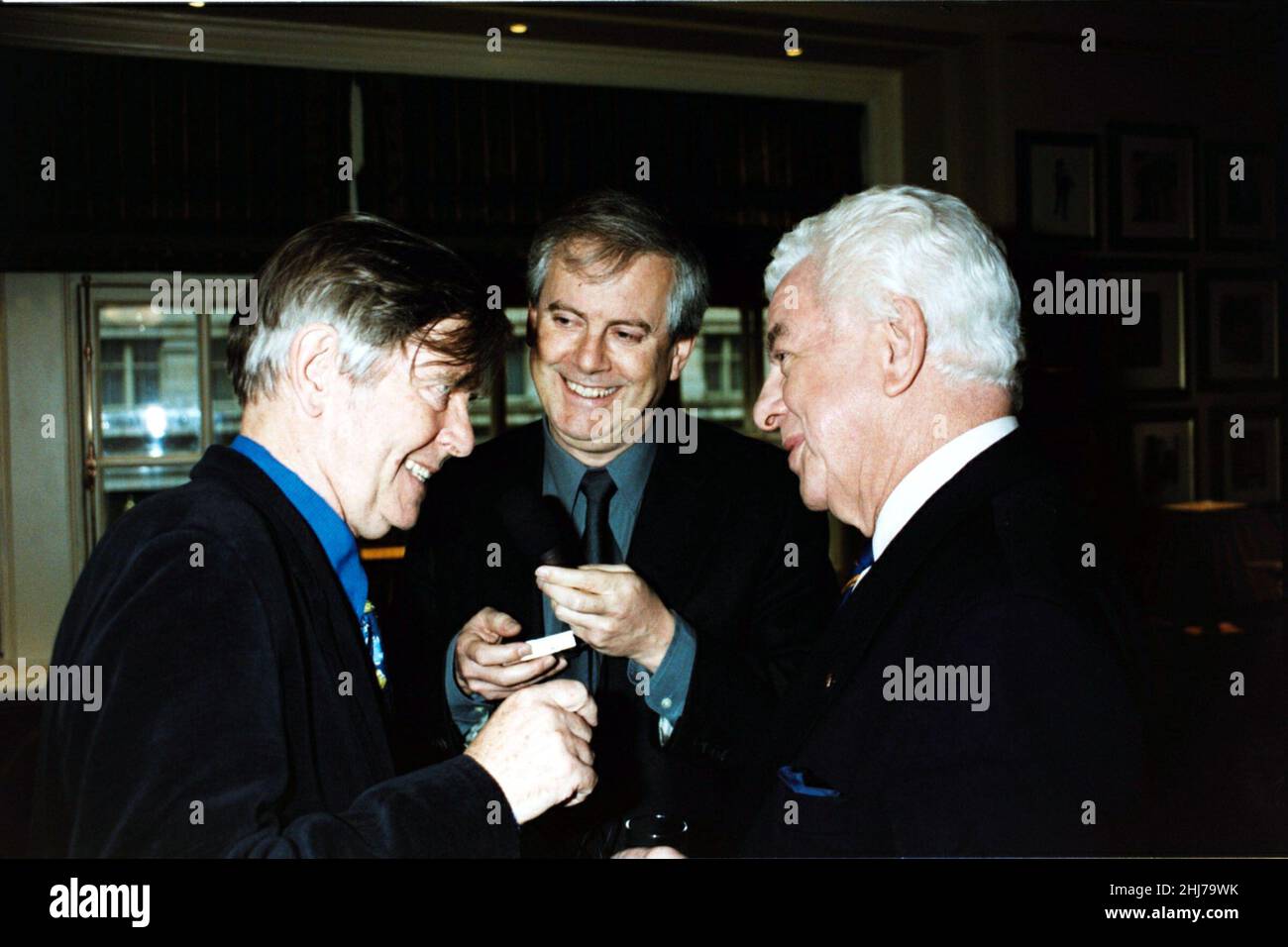 File photo dated 10/04/21 of Sir Tom Courtney (left), Gyles Brandreth (centre) and Barry Cryer at the Oldie of the Year Awards at Simpson's-in-the-Strand, London. Veteran comedy writer and performer Barry Cryer has died aged 86. Issue date: Thursday January 27, 2022. Stock Photo