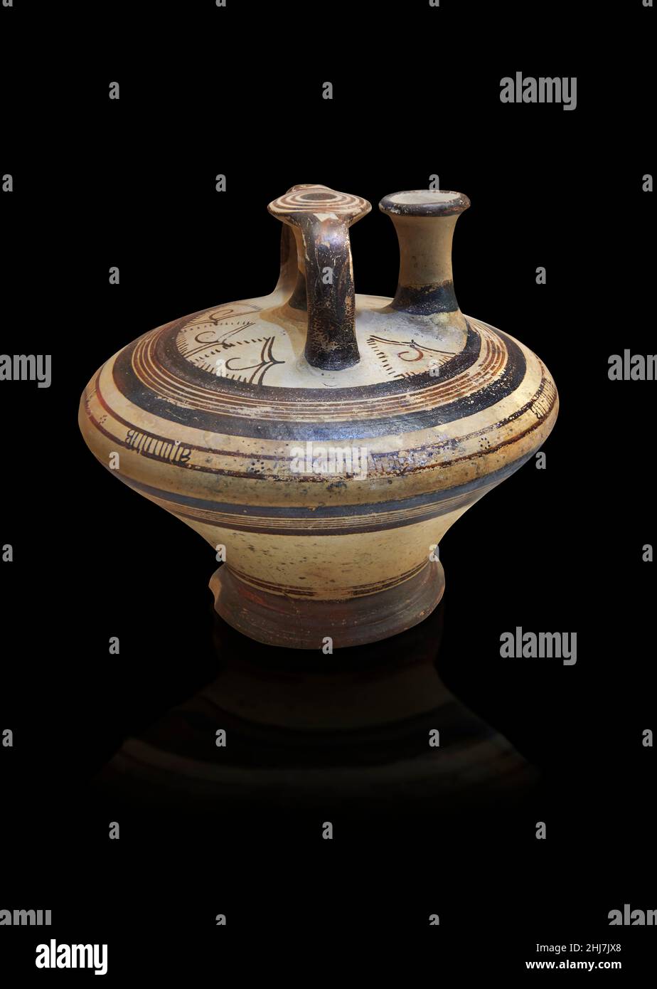 Mycenaean pottery - terracotta stirrup jar with concentric circle design. 1350-1180 BC.  Mycenaean Epidauros necropolis.. Nafplio Archaeological Museu Stock Photo