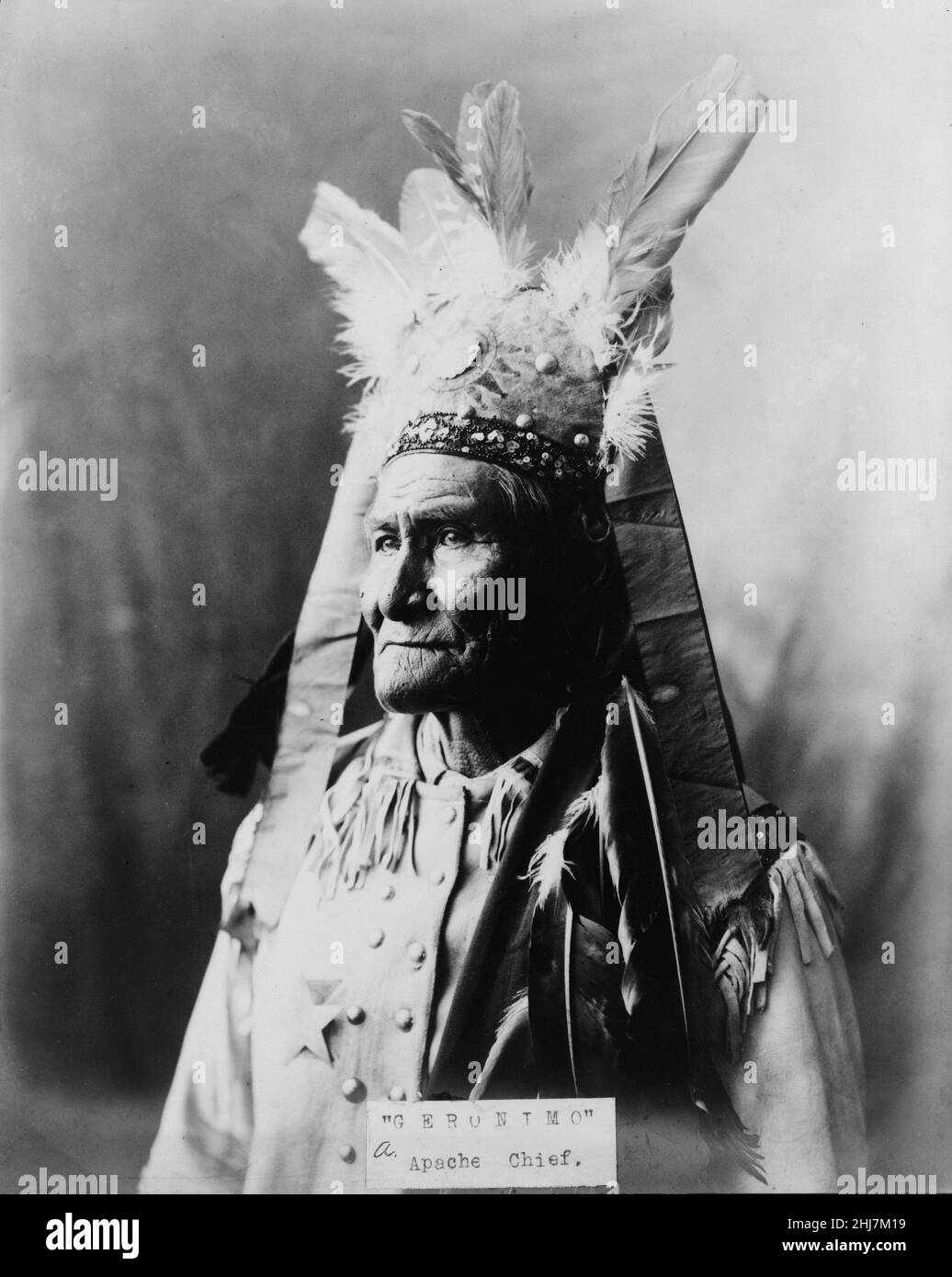 Geronimo, head-and-shoulders portrait. Antique and vintage photo - Native american / Indian / American Indian. C 1907. Oliver, Warren Mack, photograph Stock Photo