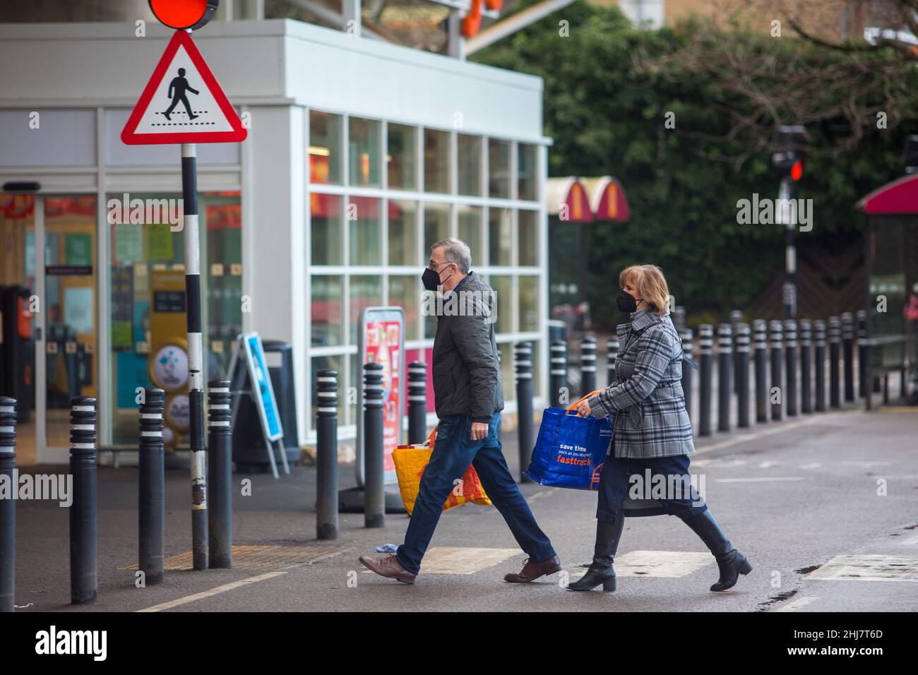 Halifax, West Yorkshire, UK. 27th Jan, 2022. The wearing of masks in