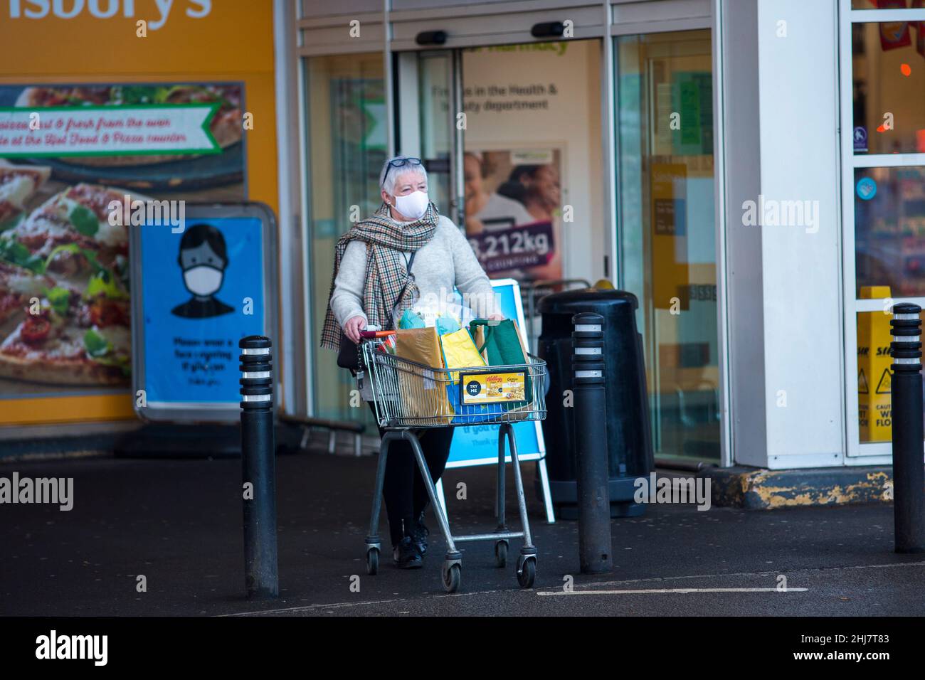 Halifax, West Yorkshire, UK. 27th Jan, 2022. The wearing of masks in