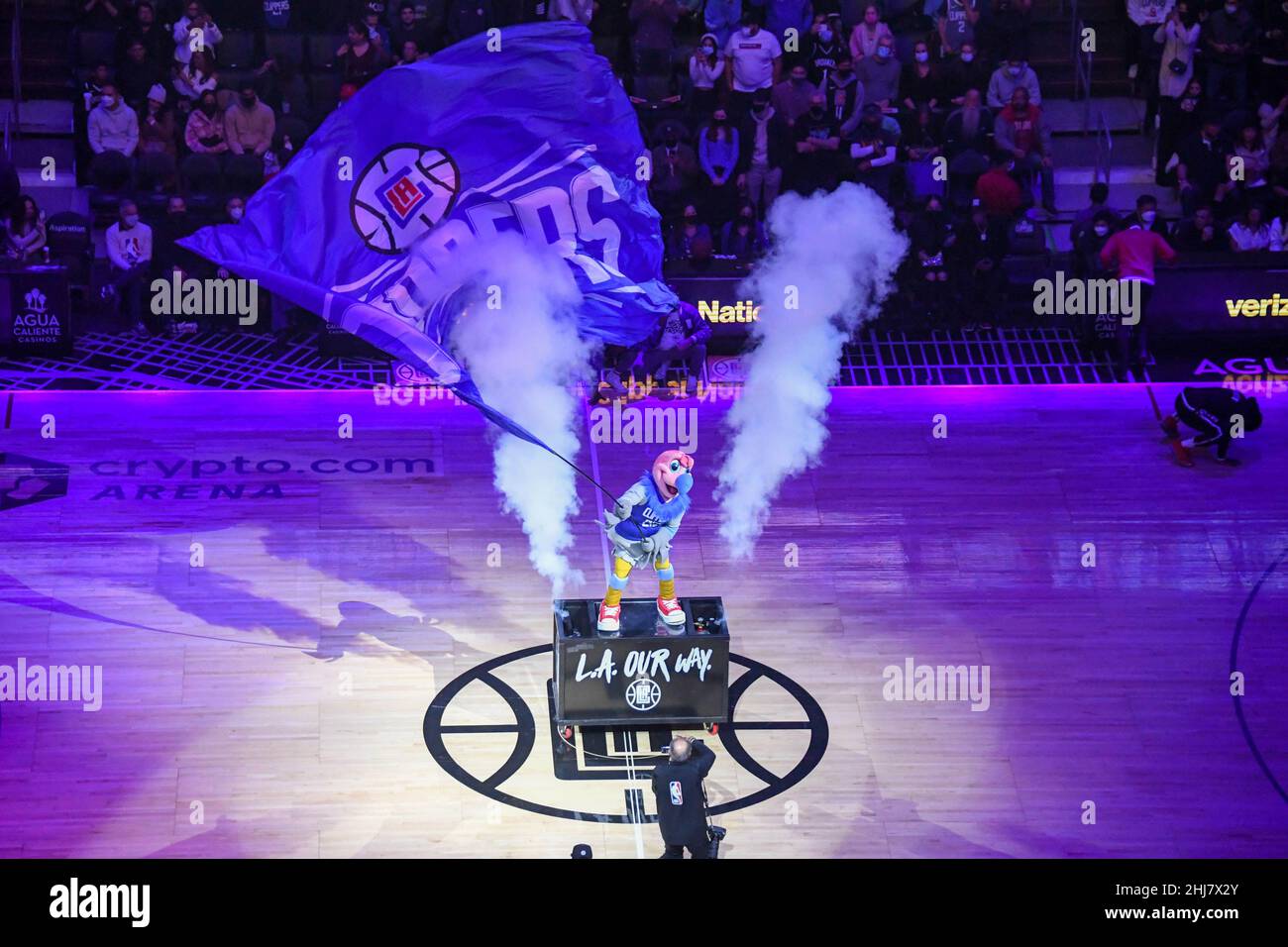 Brooklyn nets mascot hi-res stock photography and images - Alamy