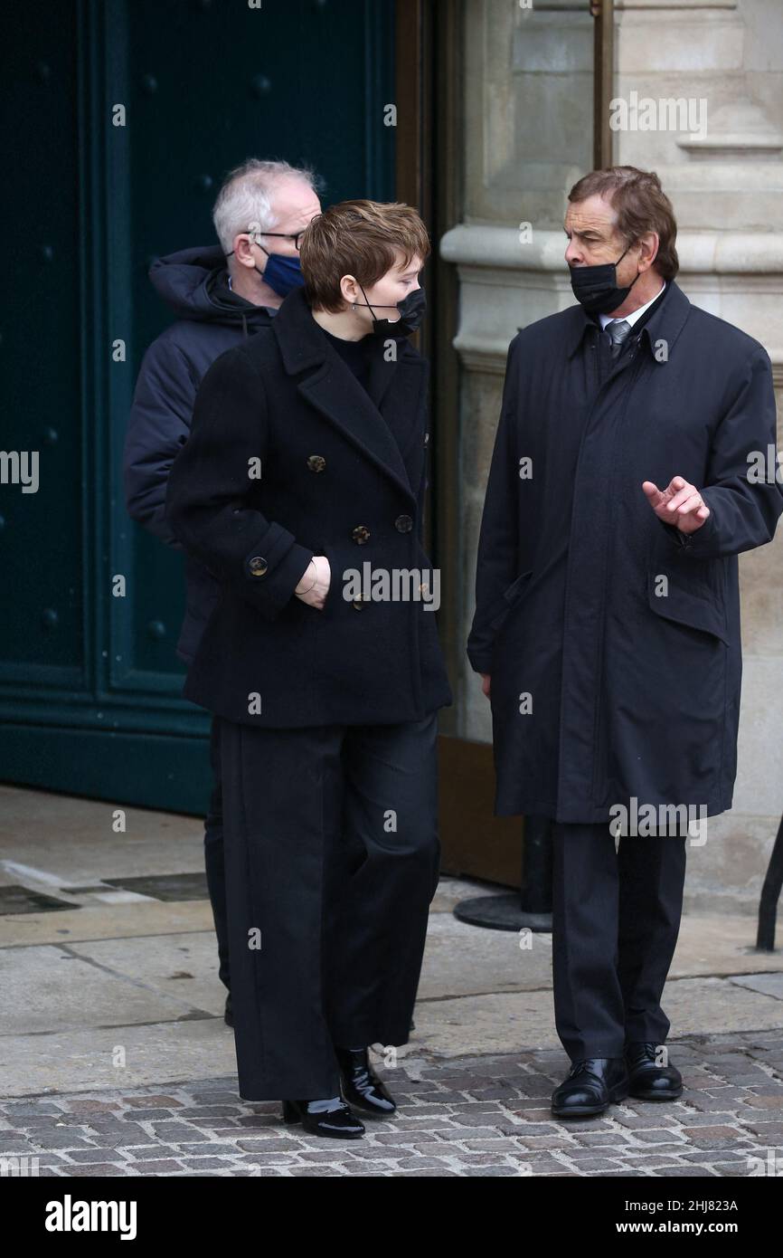 Bond girl Lea Seydoux joins grieving partner and child of French actor  Gaspard Ulliel at his funeral