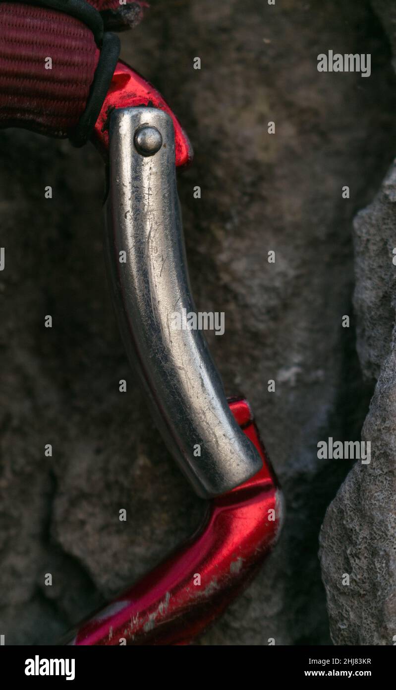 Quick draw hanging on hard rock surface Stock Photo Alamy