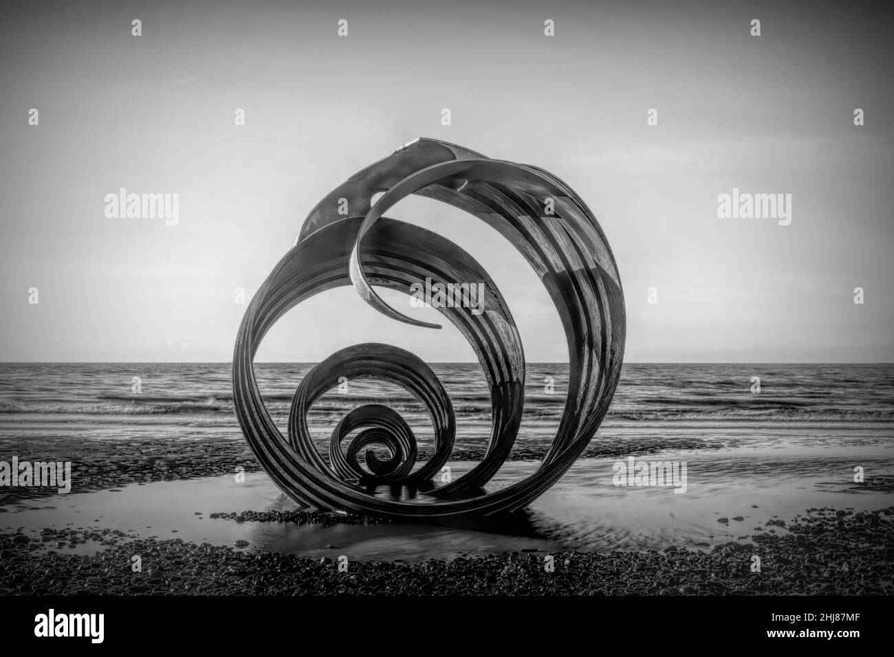 Cleveleys sculpture beach hi-res stock photography and images - Alamy