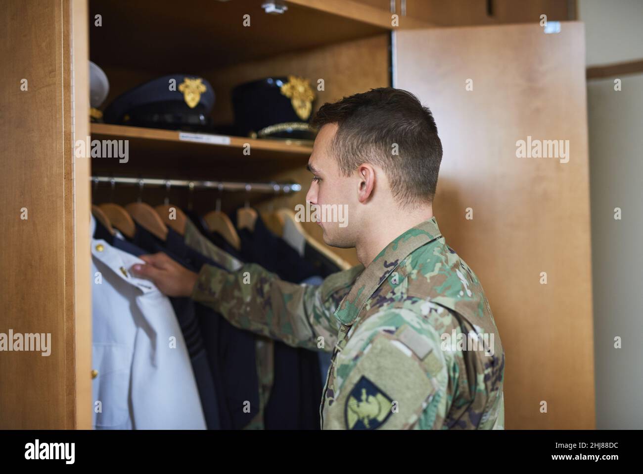 Soldier routine hi-res stock photography and images - Alamy