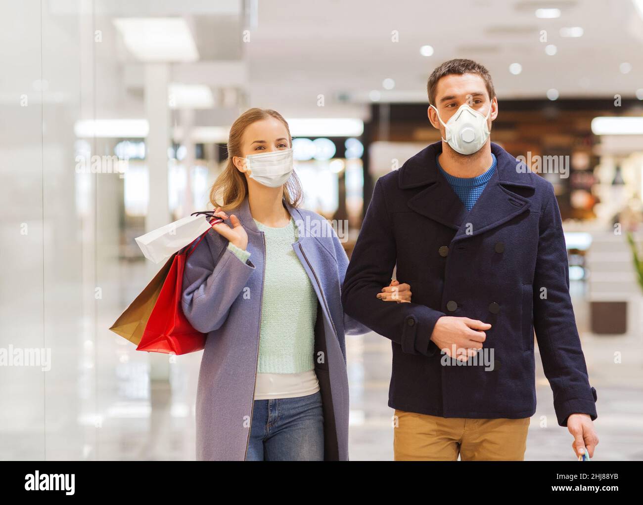 Adult couple in medical center hi-res stock photography and images - Alamy
