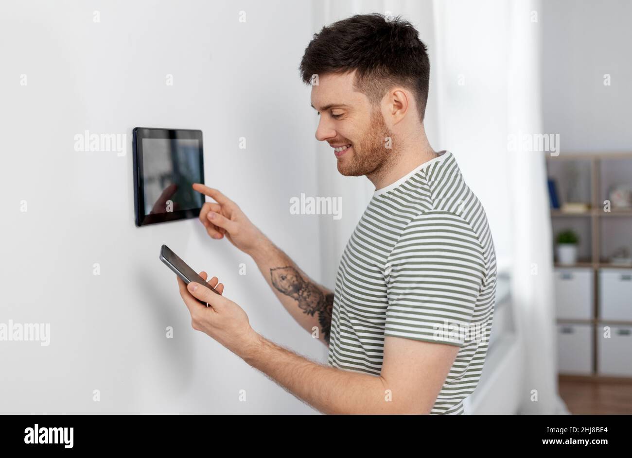 Man using tablet ai hi res stock photography and images Alamy