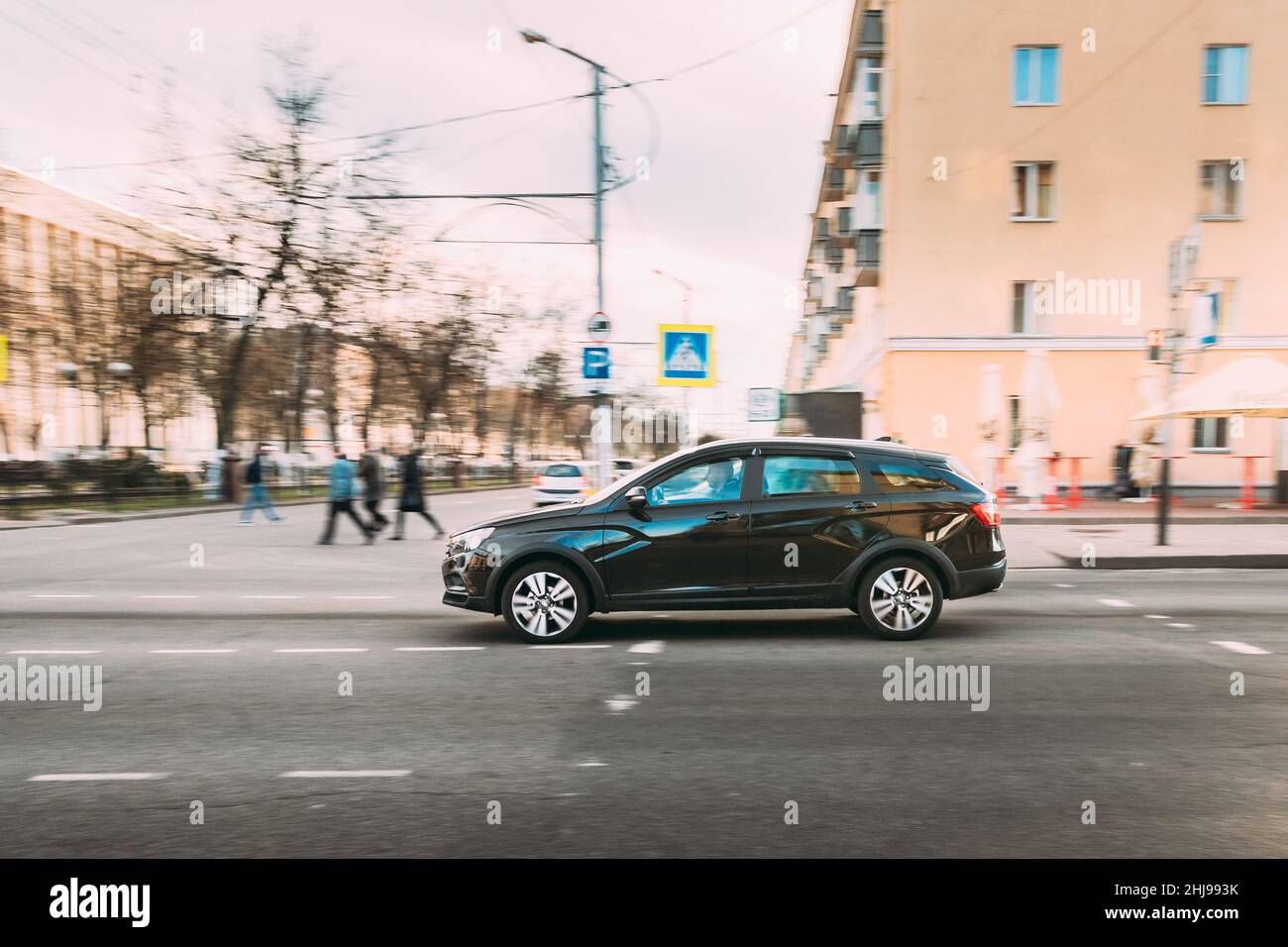 Fast car city side view hi-res stock photography and images - Alamy