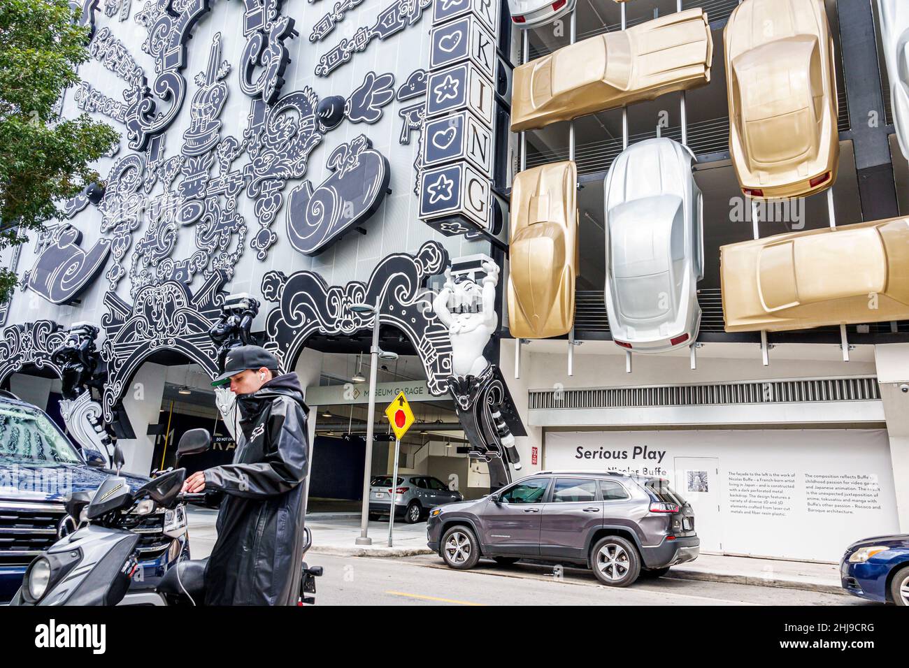 Miami parking facility Museum Garage combines several exterior designs