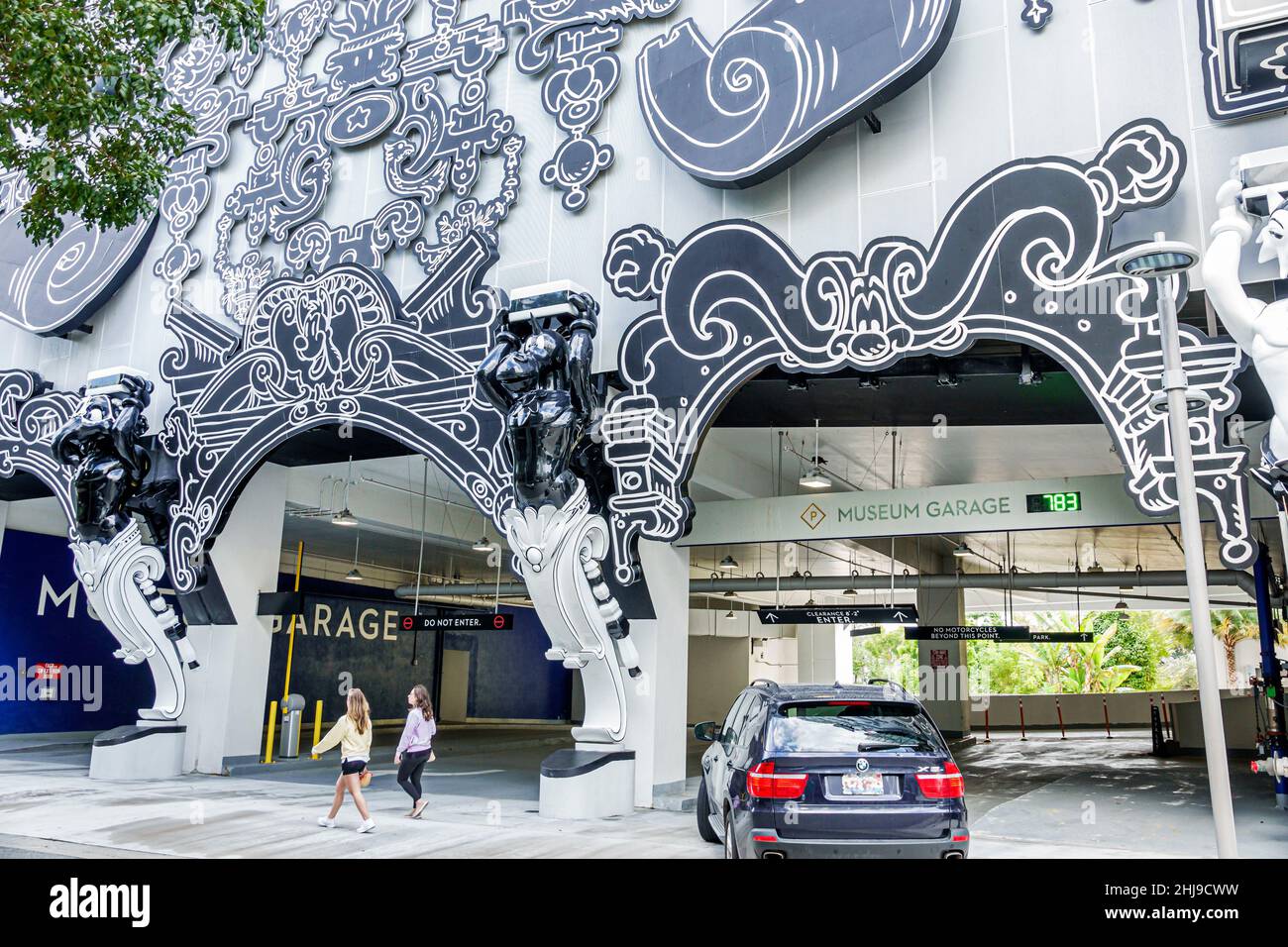 Miami parking facility Museum Garage combines several exterior designs
