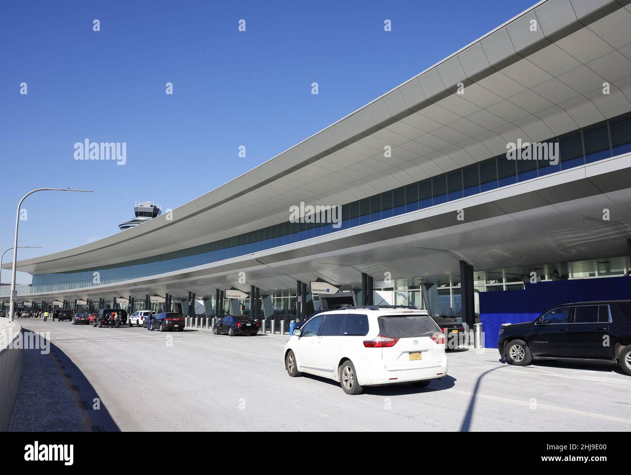 Queens, United States. 27th Jan, 2022. Cars and travelers arrive at the newly completed Terminal B at LaGuardia Airport in New York City on Thursday, January 27, 2022. Terminal B is set to officially open in spring 2022. Photo by John Angelillo/UPI Credit: UPI/Alamy Live News Stock Photo