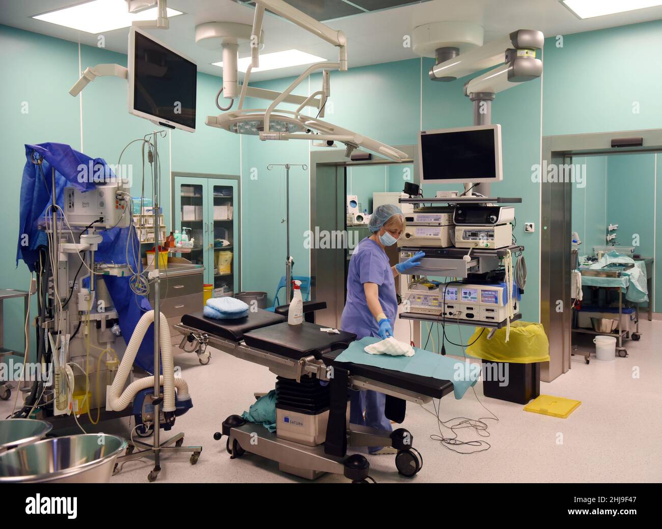 Hospital ward cleaning hi-res stock photography and images - Alamy