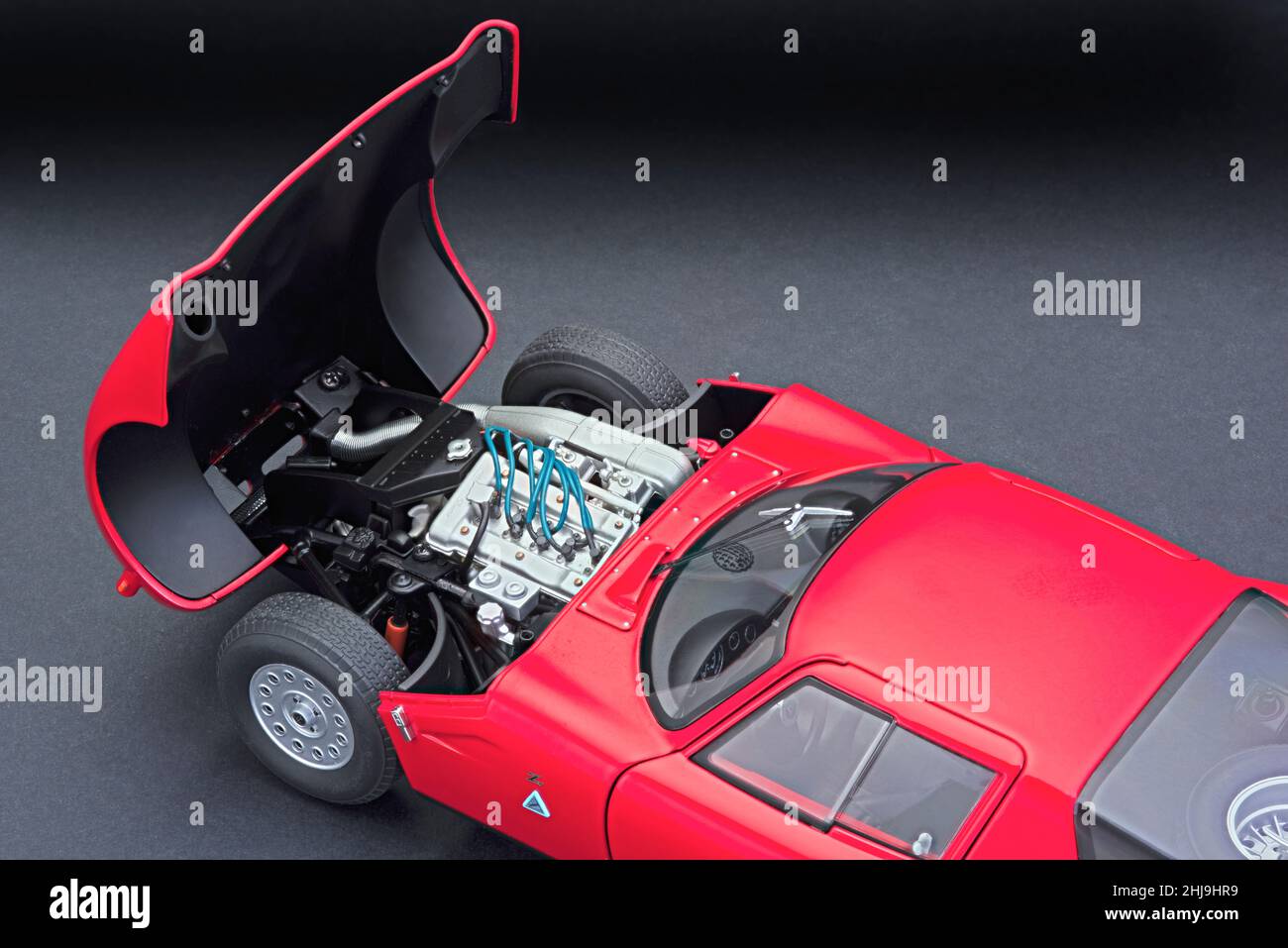 AUTOart 1/18 ALFA ROMEO TZ2 1965 (RED) AUTOart 1:18 Scale Alfa