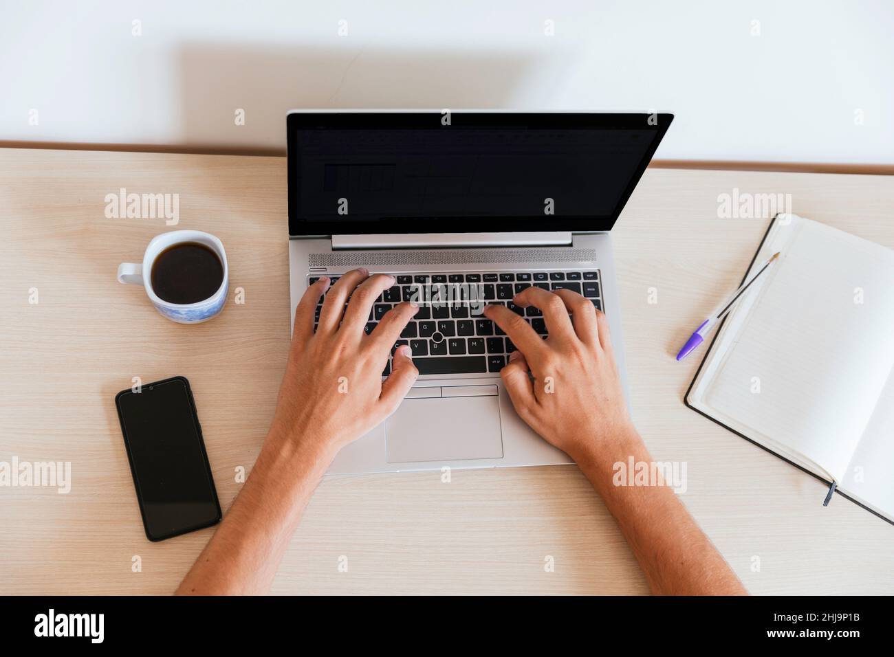Typing notepad hi-res stock photography and images - Alamy