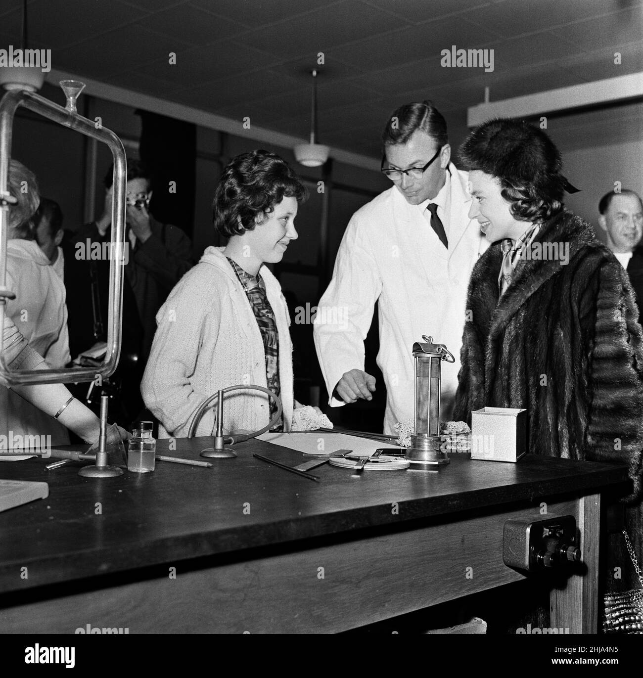 Princess Margaret visits the Albert Memorial School in Collyhurst ...