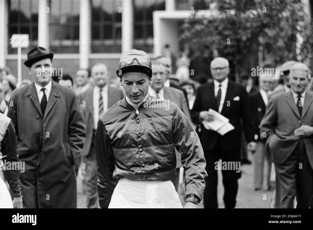 Racing at Windsor race course. Lester Piggott rides again after a two month suspension. 30th July 1962. Stock Photo