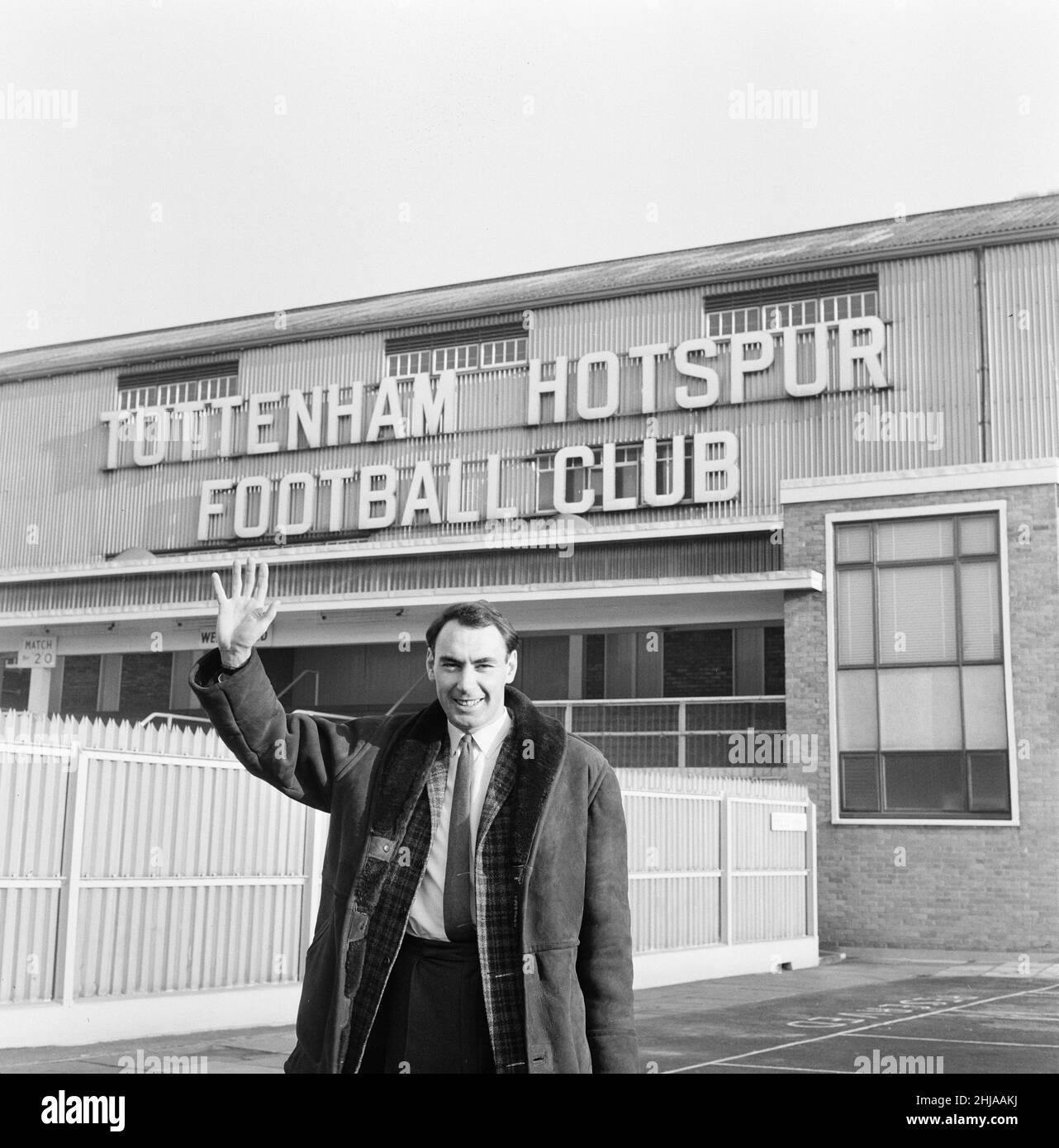 Alan gilzean of spurs Black and White Stock Photos & Images Alamy