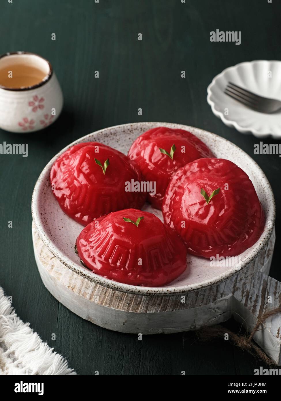Ang ku kueh hires stock photography and images Alamy