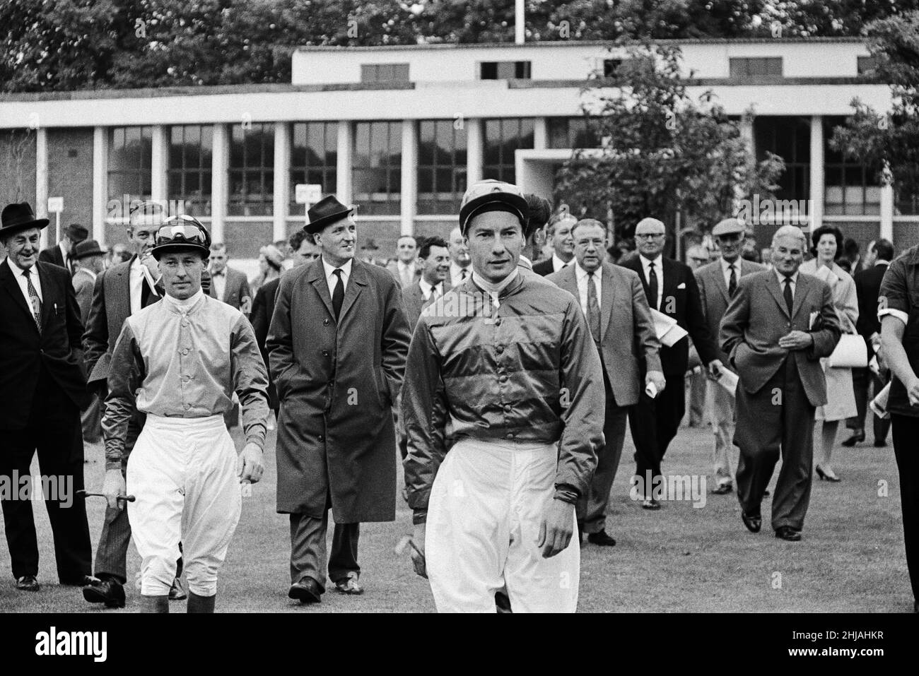 Racing at Windsor race course. Lester Piggott rides again after a two month suspension. 30th July 1962. Stock Photo