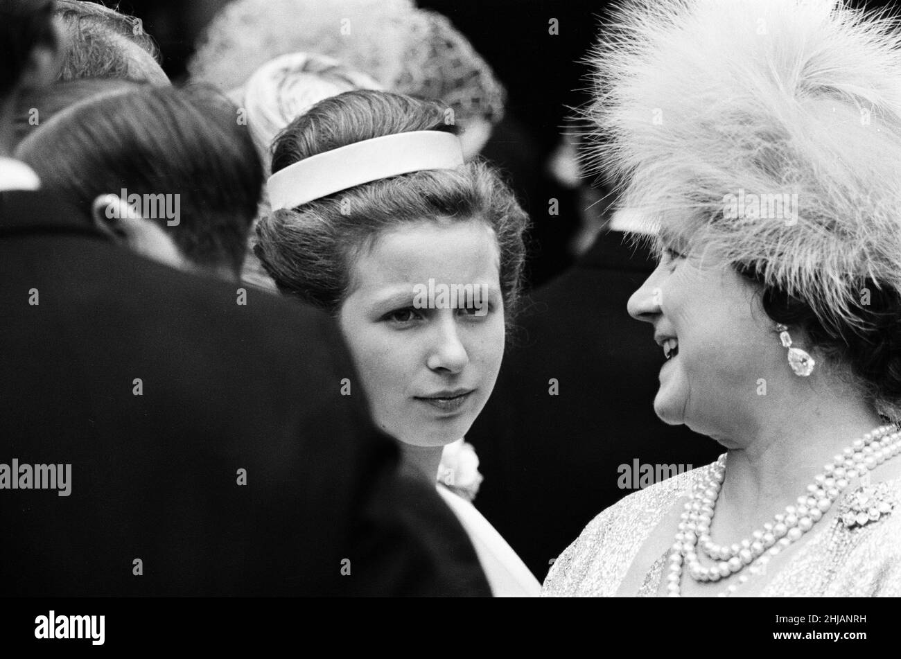 The wedding of Princess Alexandra of Kent and Angus Ogilvy at Westminster Abbey. Pictured is Bridesmaid Anne, Princess Royal with her grandmother Queen Elizabeth The Queen Mother. 24th April 1963. Stock Photo