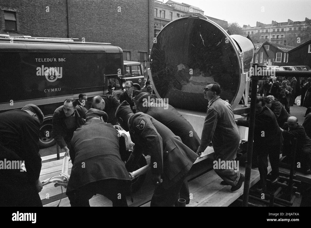 Mercury spacecraft Friendship 7, pictured on arrival at the Science Museum, London, Monday 14th May 1962. The space capsule was piloted by astronaut John Glenn (20/02/1962), who performed three orbits of the Earth, making him the first US astronaut to orbit the Earth and the third US astronaut in space (behind 1st Alan B. Shepard and 2nd Lieutenant Colonel Virgil Ivan Gus Grissom). Stock Photo