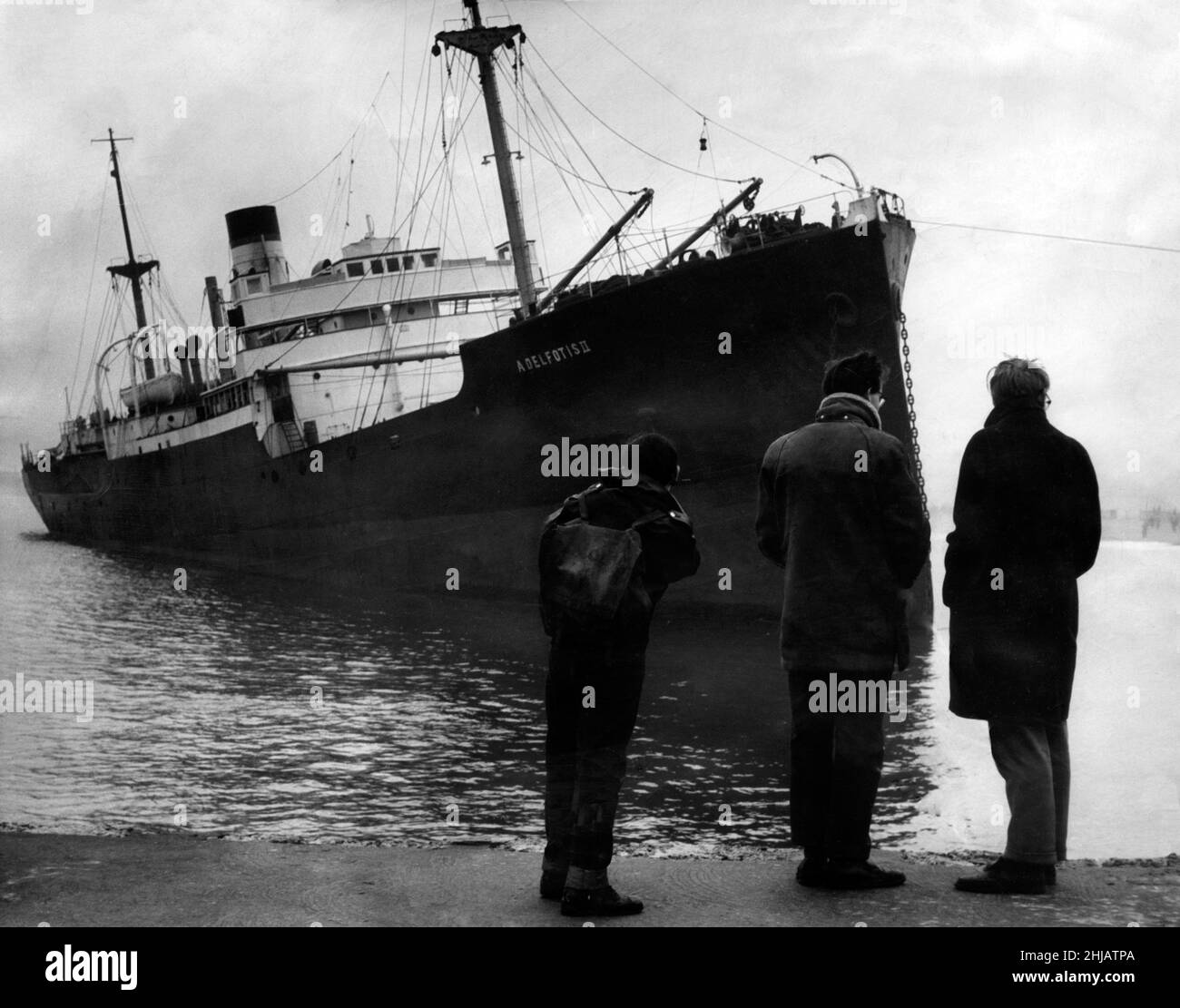 Adelfotis II, Lebanese steamer still high and dry after running aground