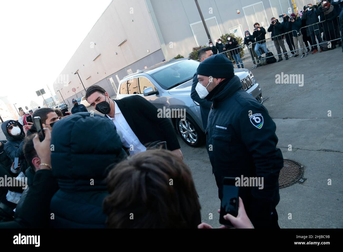 Torino, 28 Jan 2022, Dusan Vlahovic arrives at the Juventus JMedical for medical test and after that signing a 4 year contract with the Juventus FC. Credit: Nderim Kaceli/Alamy Live News Stock Photo
