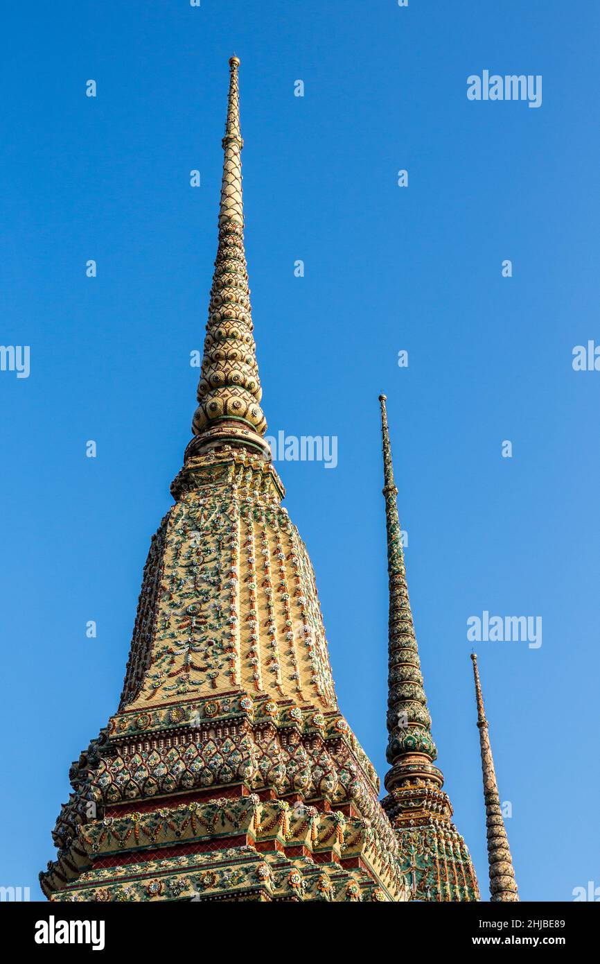Pagodas of wat pho temple hi-res stock photography and images - Alamy