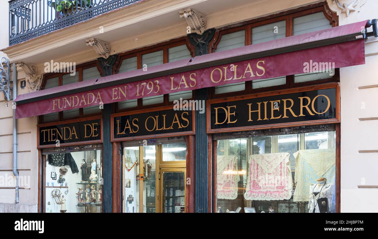 Tienda de las ollas hi-res stock photography and images - Alamy