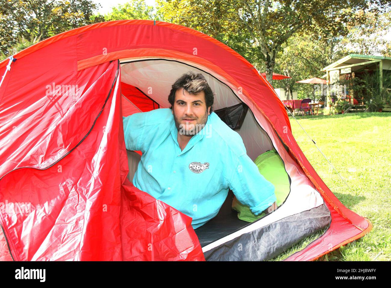 Camping Paradis, season 1, episode 2 : "Lorsque l'enfant paraît" TV series  (2006-) - France Year: 2007 Director: Sylvie Ayme Laurent Ournac Stock  Photo - Alamy