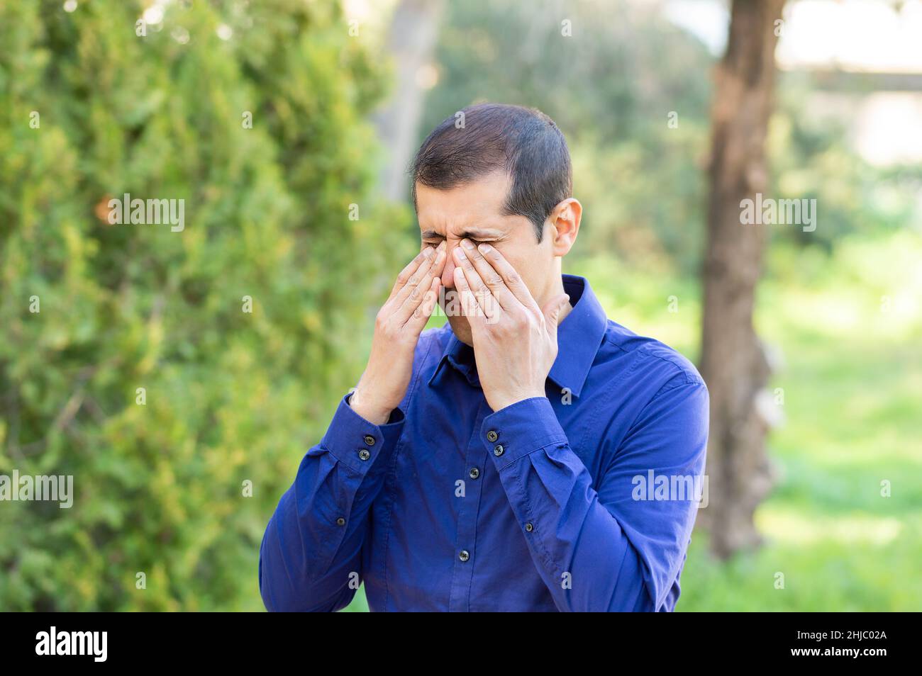 Allergic reaction in eye hires stock photography and images Alamy