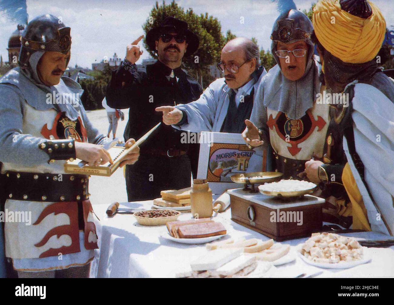 ANTONIO RESINES and JOSE LUIS LOPEZ VAZQUEZ in MOORS AND CHRISTIANS (1987) -Original title: MOROS Y CRISTIANOS-, directed by LUIS GARCIA BERLANGA. Credit: ANOLA FILMS / Album Stock Photo