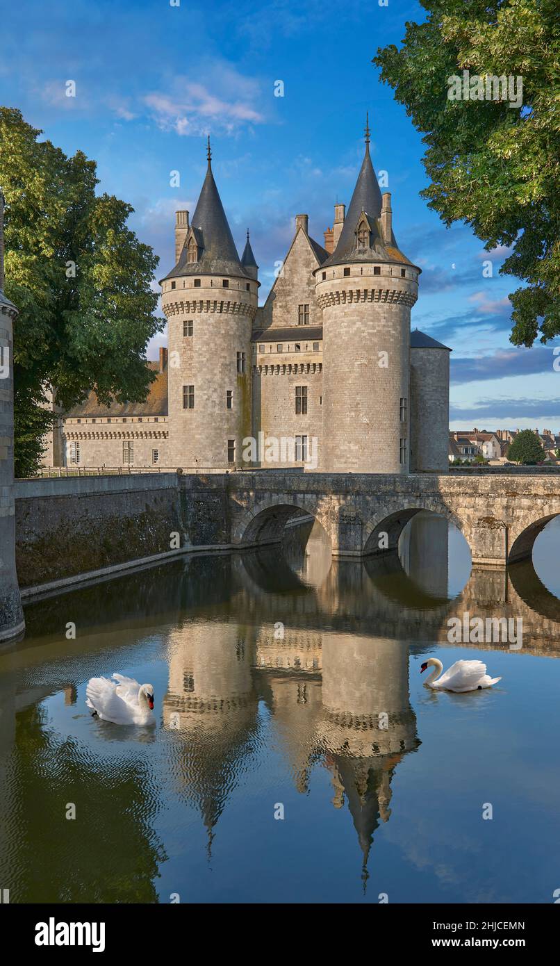 The Château de Sully-sur-Loire (1560–1641), and its moat. Sully-sur-Loire, Centre-Val de Loire, France. The château was the seat of the Duke de Sully, Stock Photo