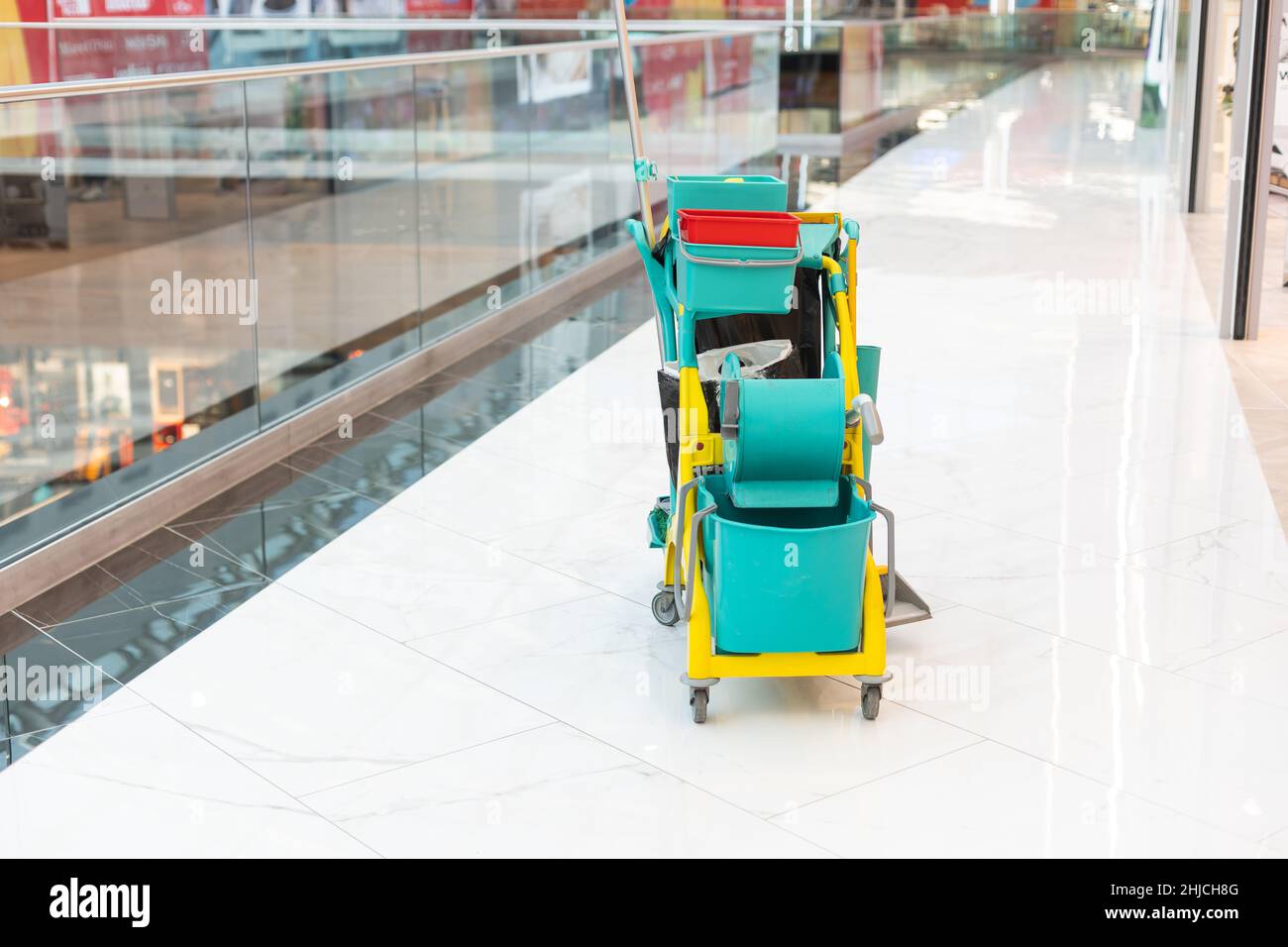 Hospital cleaning bucket hi-res stock photography and images - Alamy