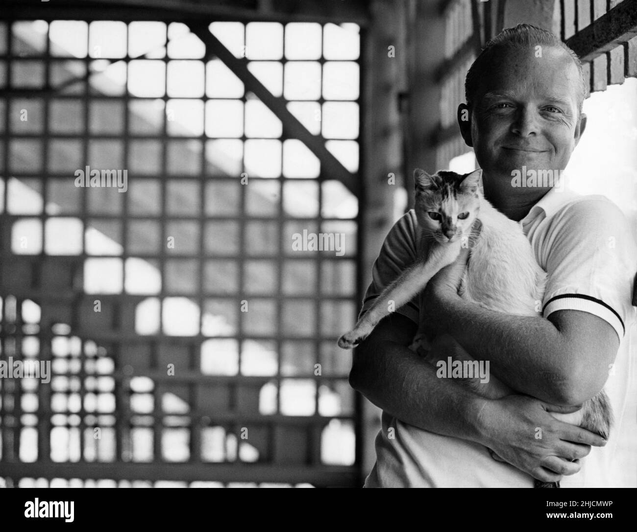 Writer truman capote hi-res stock photography and images - Alamy, image size:1300x1087