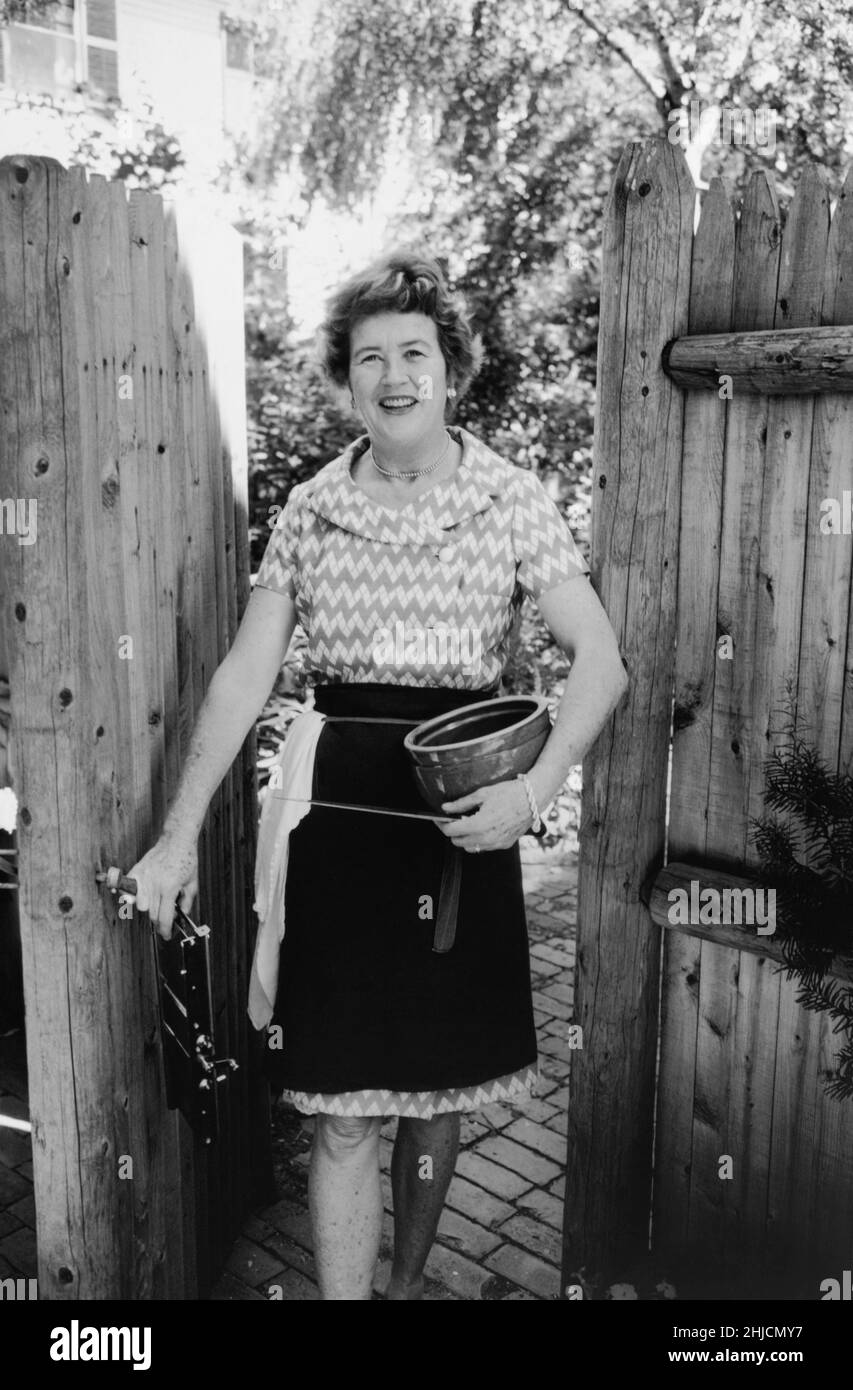 Julia Child, photographed in her garden in Cambridge, MA; undated. Stock Photo