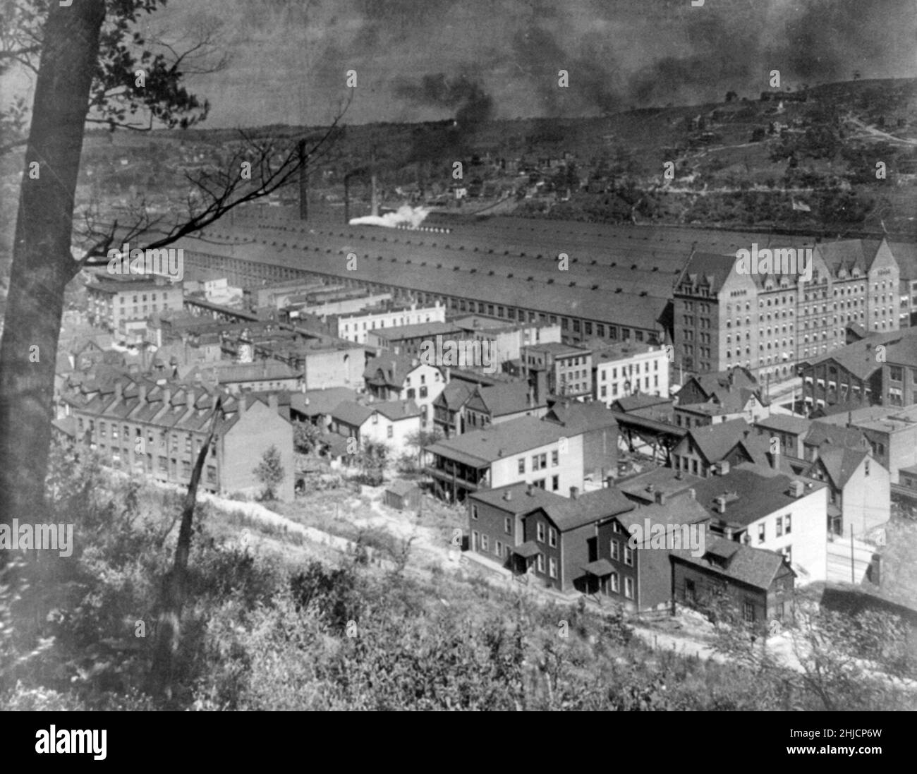 Westinghouse Electrical Works, East Pittsburg, Pa., U.S.A. Stereograph showing an elevated view of a cluster of buildings. Keystone View Company, 1905. Stock Photo