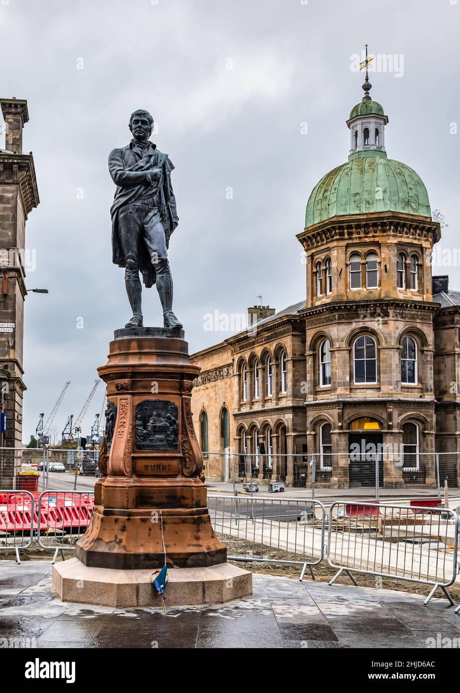 Restored Robert Burns statue reinstated after trams construction work with Corn Exchange building, Bernard Street, Leith, Edinburgh, Scotland Stock Photo