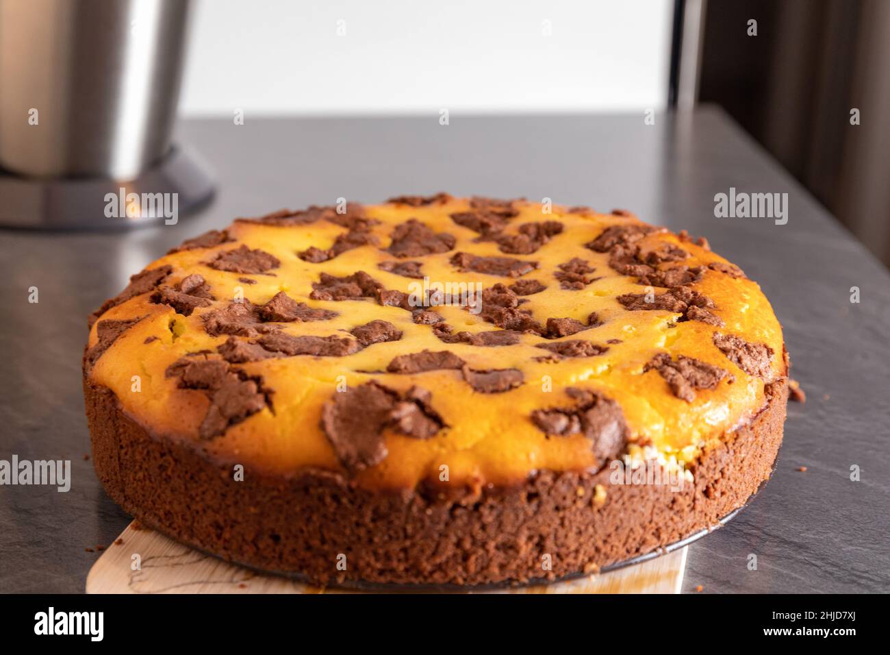 Russian plucking cake on rustic wood background Stock Photo - Alamy