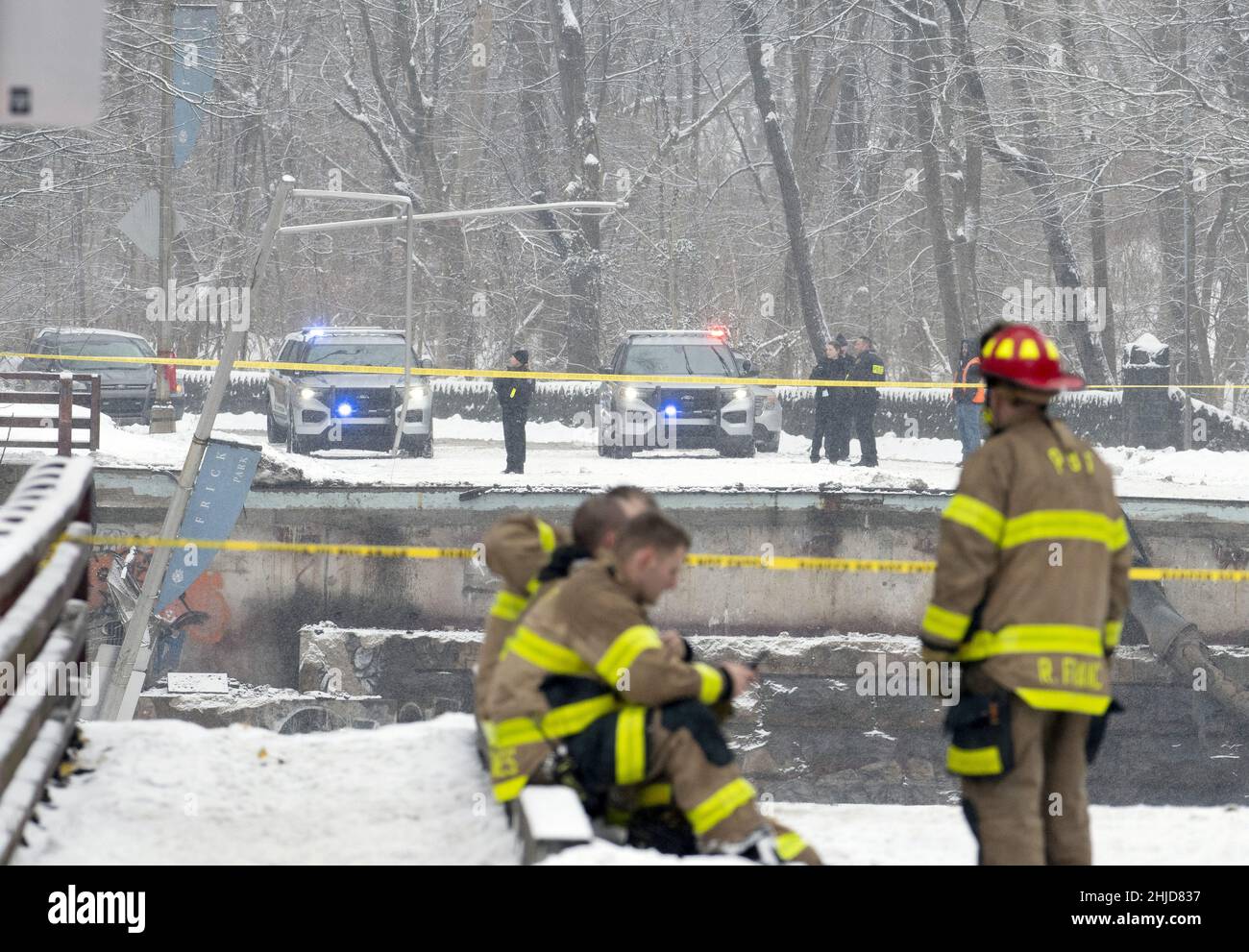 Pittsburgh, United States. 28th Jan, 2022. Pittsburgh Police blocks access at the opposite side of the Fern Hollow Bridge bridge collapse in the Point Breeze area of Pittsburgh on Friday January 28, 2022. A bus and several cars were involved, but no fatalities have been reported. Photo by Archie Carpenter/UPI Credit: UPI/Alamy Live News Stock Photo