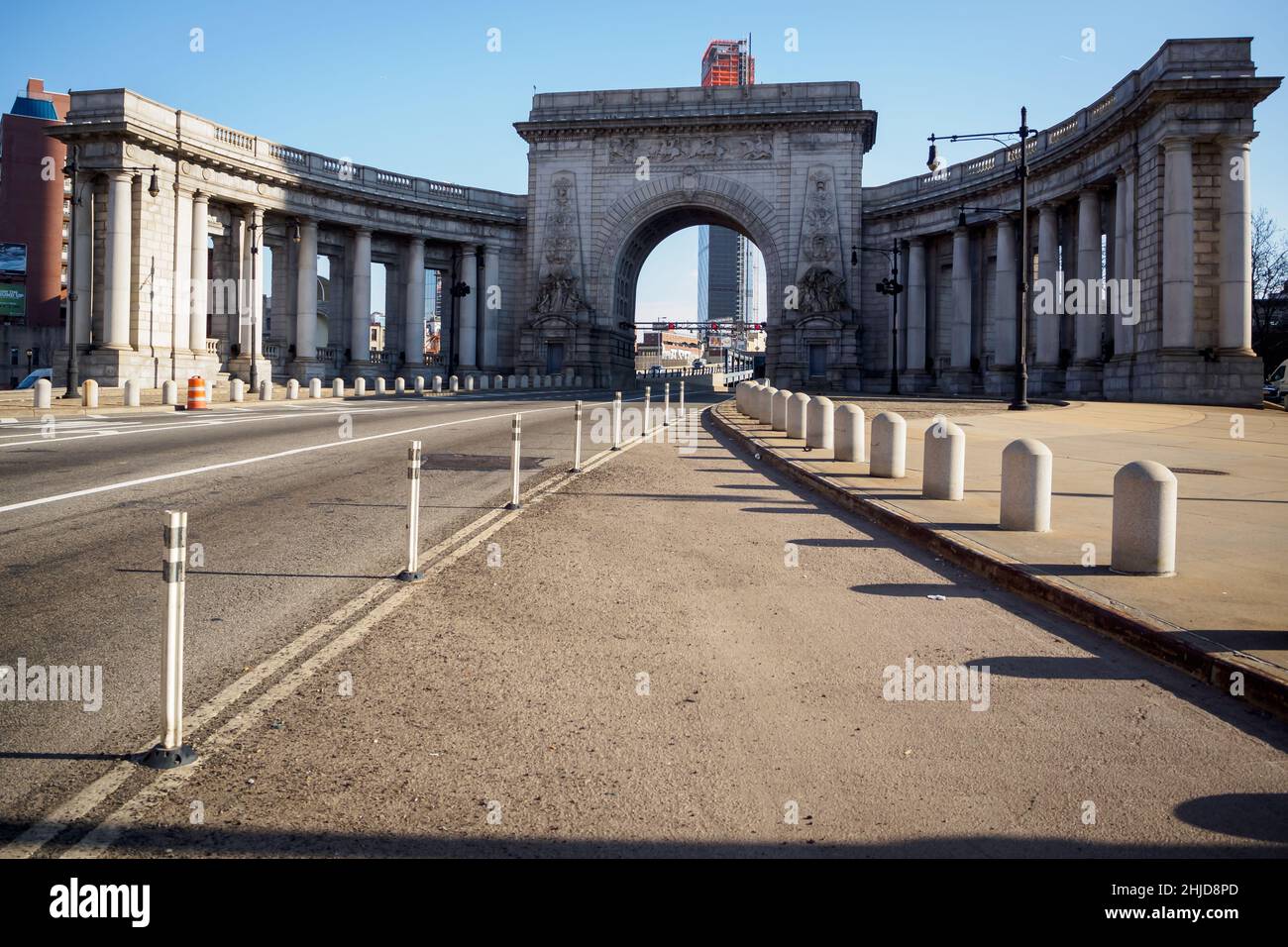 Manhattan Bridge Arch and Colonnade on a sunny day in New York, NYC Stock Photo