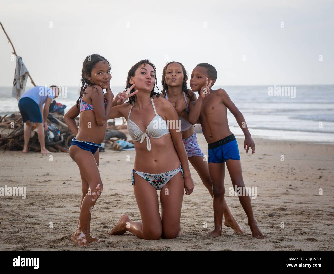 Woman bikini beach child hi-res stock photography and images - Alamy