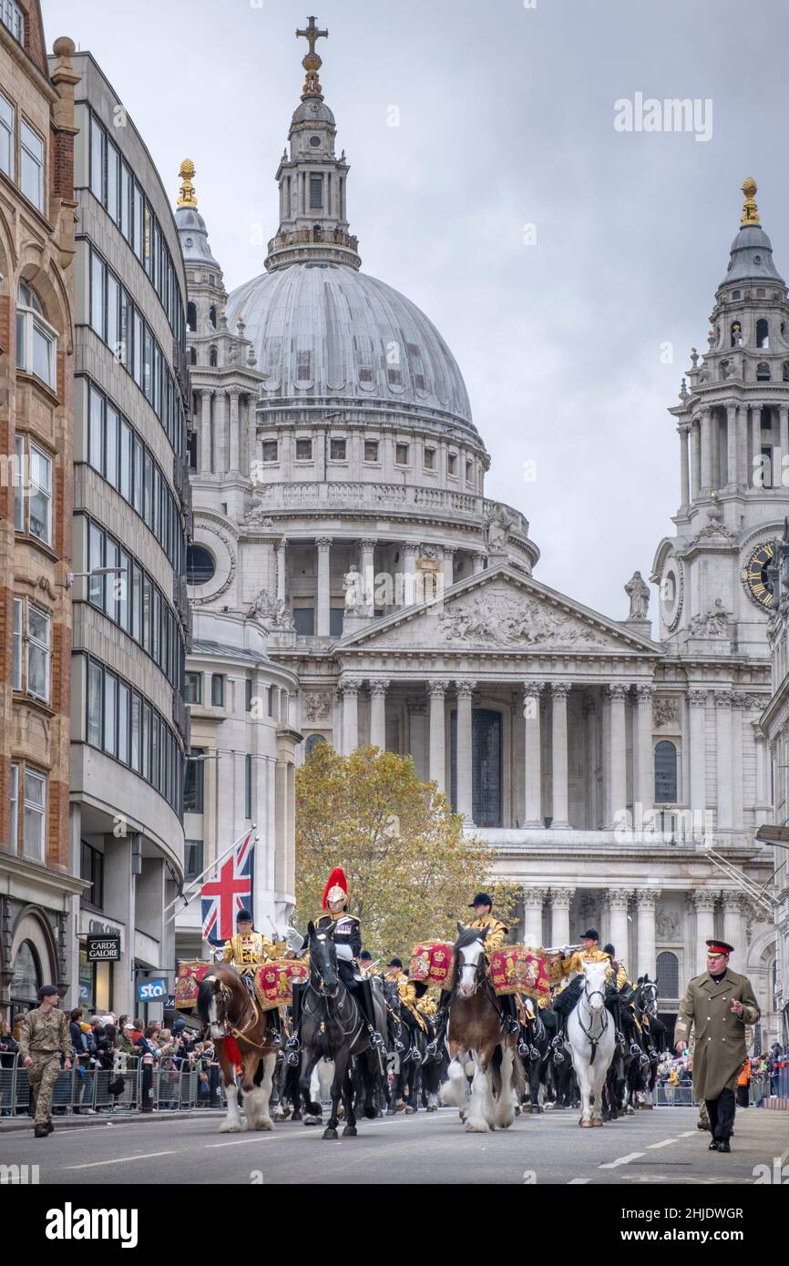 British Army Life Guards of the Household Cavalry Mounted Regiment in ceremonial uniform - official guards to the Queen. St. Paul's cathedral behind. Stock Photo