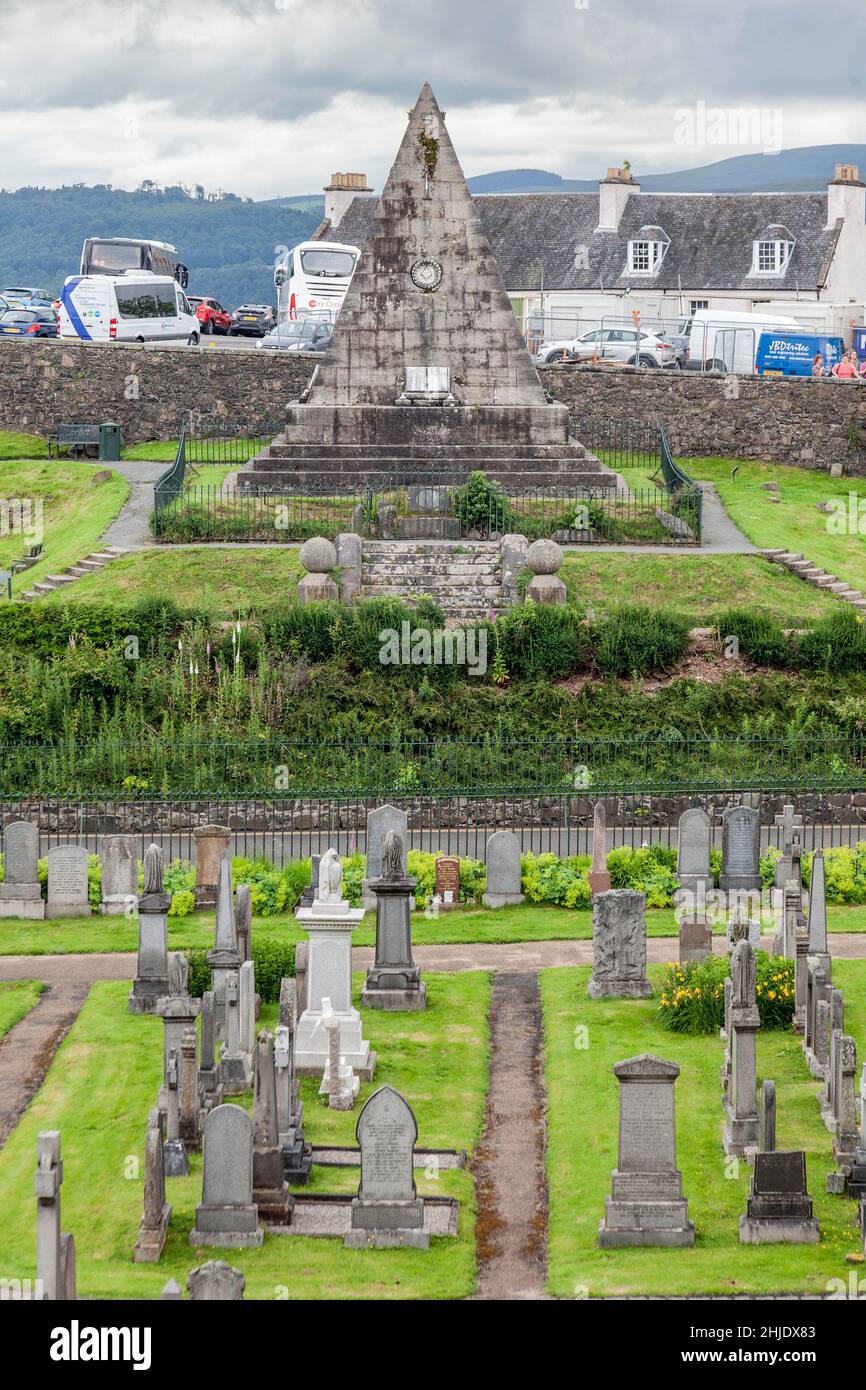 An elevated view of the Old Town Cemetery and the Drummond Pleasure Ground with the Star Pyramid (William Barclay, 1863) in Stirling, Scotland, UK Stock Photo